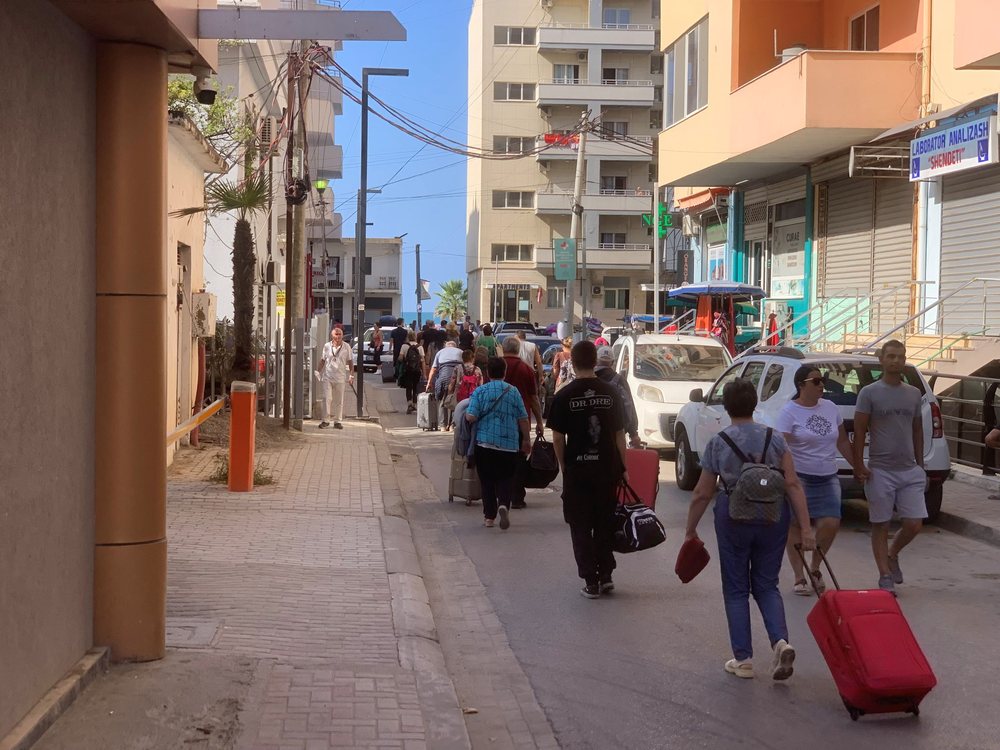 BIRN: Boom i "B&B" sfidon ofert&euml;n tradicionale t&euml;