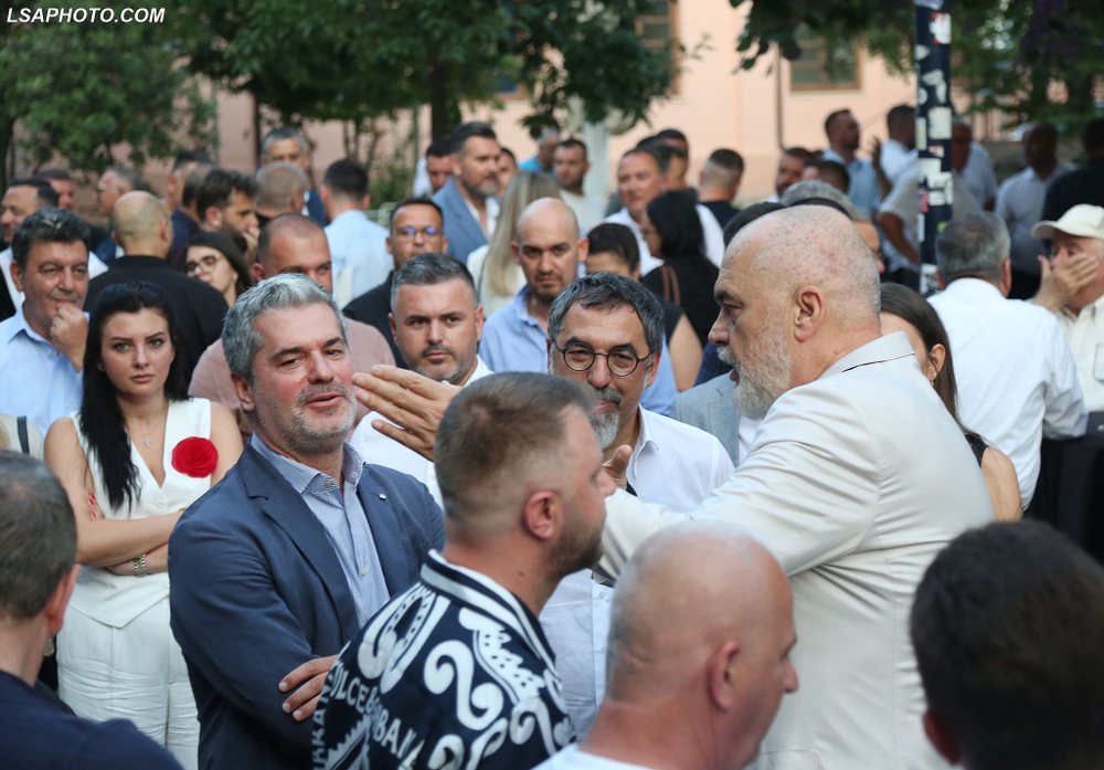 BIRN: Nd&euml;rhyrja e Ram&euml;s n&euml; Bashkin&euml; e Vlor&euml;s zhb&euml;n