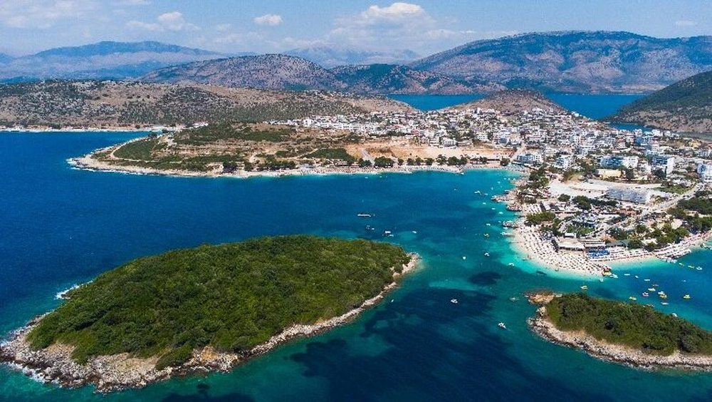 Bashk&euml; me t&euml; birin dhunoi v&euml;llan&euml;, arrestohet