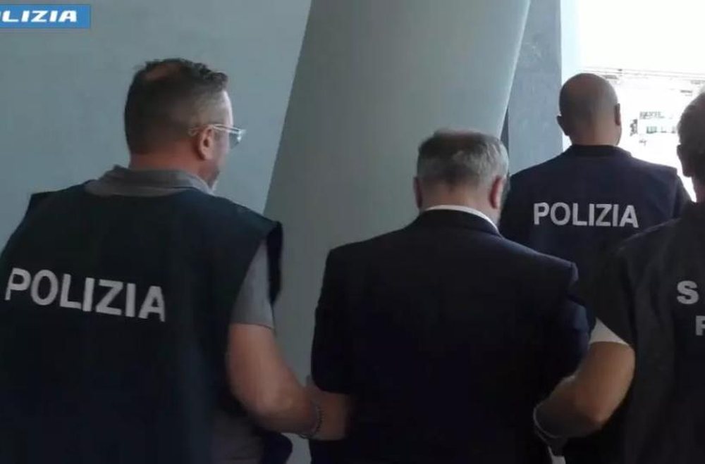 56-vje&ccedil;ari shqiptar ekstradohet n&euml; Itali, falsifikoi vdekjen