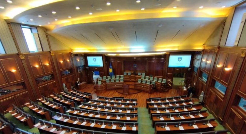 Alarmi p&euml;r bomb&euml;, seanca n&euml; Kuvendin e Kosov&euml;s shtyhet