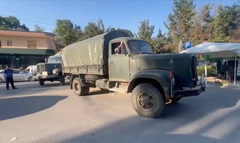 Pla&ccedil;kitet redaksia e News24, kompjuterat ngarkohen n&euml; kamion&euml;t