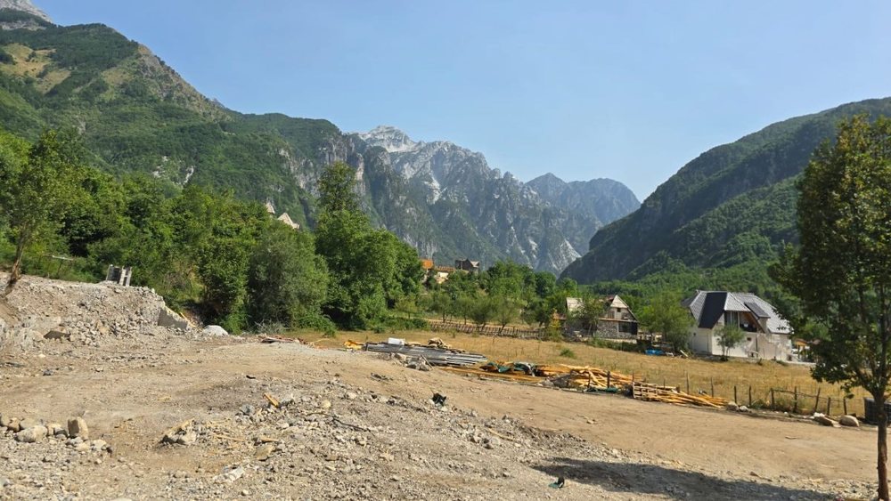 Pas shembjes s&euml; godinave, n&euml; Theth ende kujtojn&euml; premtimet e