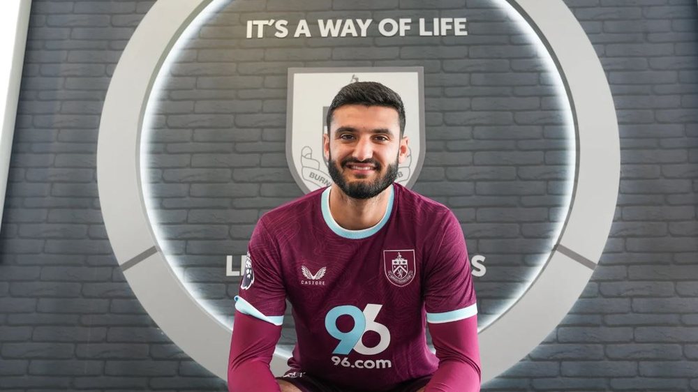 Armando Broja prezantohet te klubi i ri, firmos p&euml;r 5 vite te Burnley