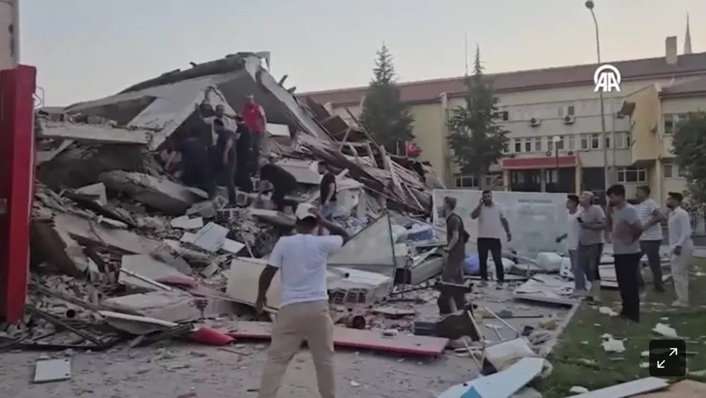 Nj&euml; t&euml;rmet me magnitud&euml; 6.1 trondit Turqin&euml;, shemben disa