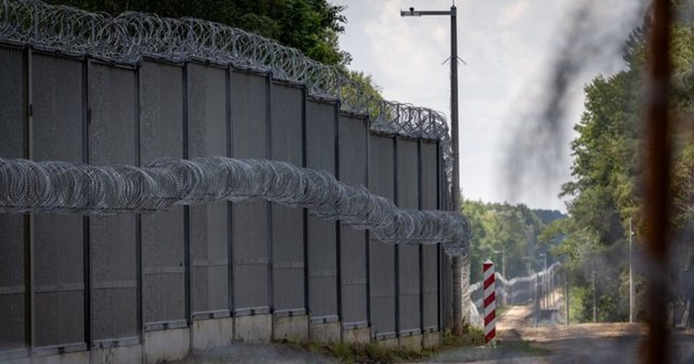 Polonia rihap kufirin me Bjellorusin&euml;, teksa Kina synon t&euml; mbroj&euml;