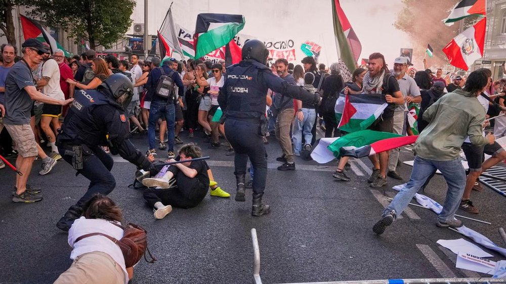 Kryeministri spanjoll b&euml;n thirrjen: P&euml;rjashtoni Izraelin nga garat