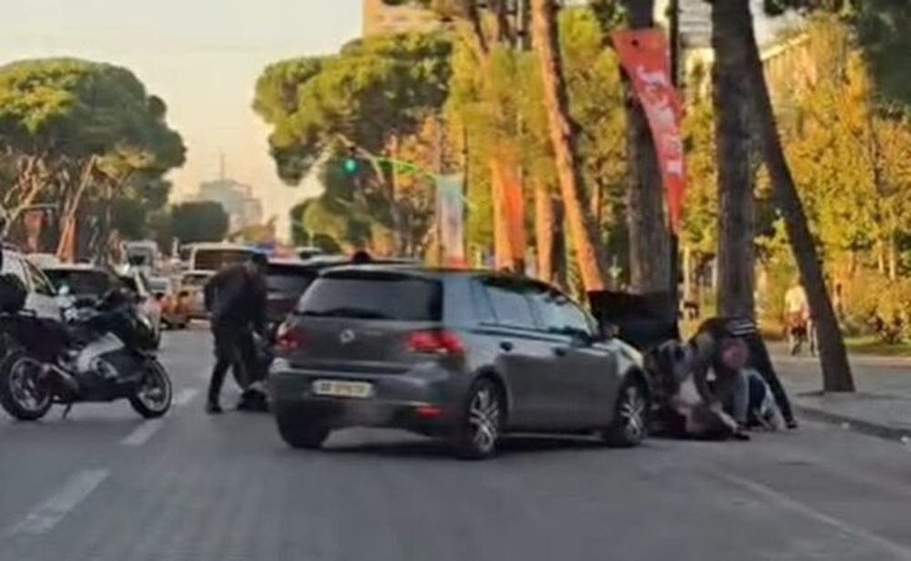 PAMJET/ Policia ndalon "Audin" luksoz, prangos 3 persona n&euml; mes