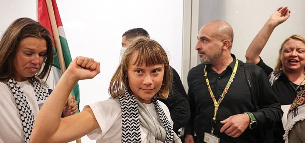 Greta: M&euml; rrah&euml;n dhe m&euml; detyruan t&euml; puthja flamurin izraelit