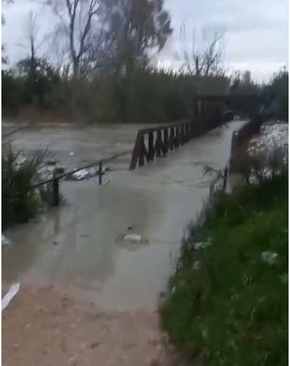 Erzeni n&euml; nivel maksimal, rrezikohet dalja nga shtrati
