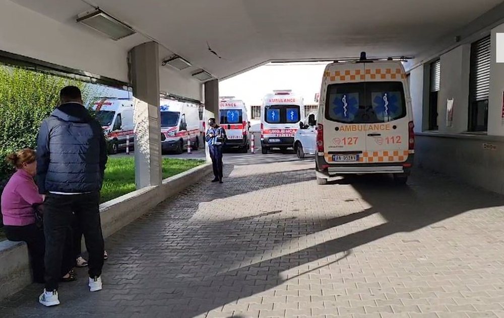Plag&euml; n&euml; zem&euml;r dhe stomak, 15-vje&ccedil;ari n&euml; Durr&euml;s
