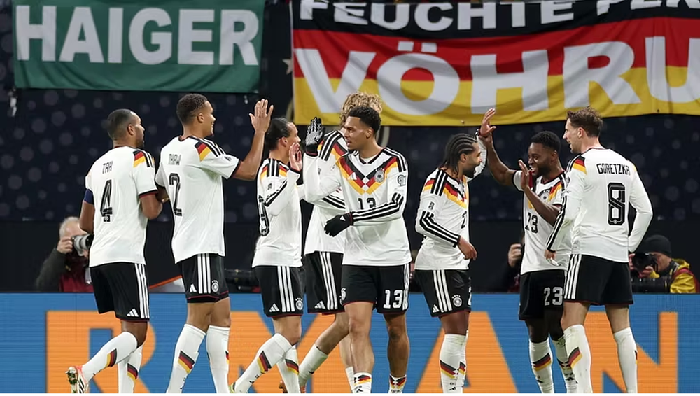 Gjermania fluturon n&euml; Bot&euml;ror me 6 gola, feston Holanda: Irlanda e