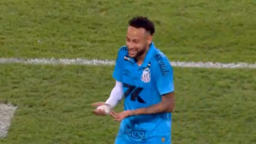 Neymar sulmon arbitrin dhe shp&euml;rthen ndaj trajnerit p&euml;r