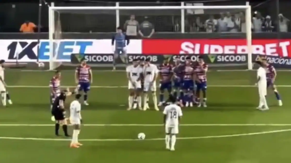 Neymar shpik nj&euml; metod&euml; p&euml;r goditjet e d&euml;nimit: p&euml;rdor