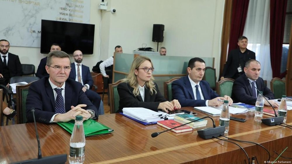 Deputet&euml;t e PD let&euml;r Niko Peleshit: T&euml; premten vendosim p&euml;r