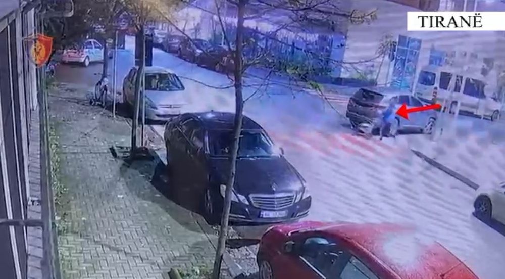 Grabiti marketin dhe shtyu t&euml; miturin t&euml; kryente vjedhje, arestohet
