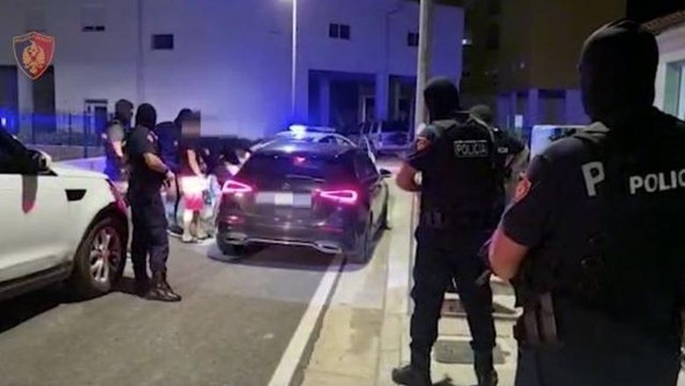 Aksioni blic n&euml; Kurbin/ Arrestohet Elvin M&euml;rlika pjes&euml; e grupit