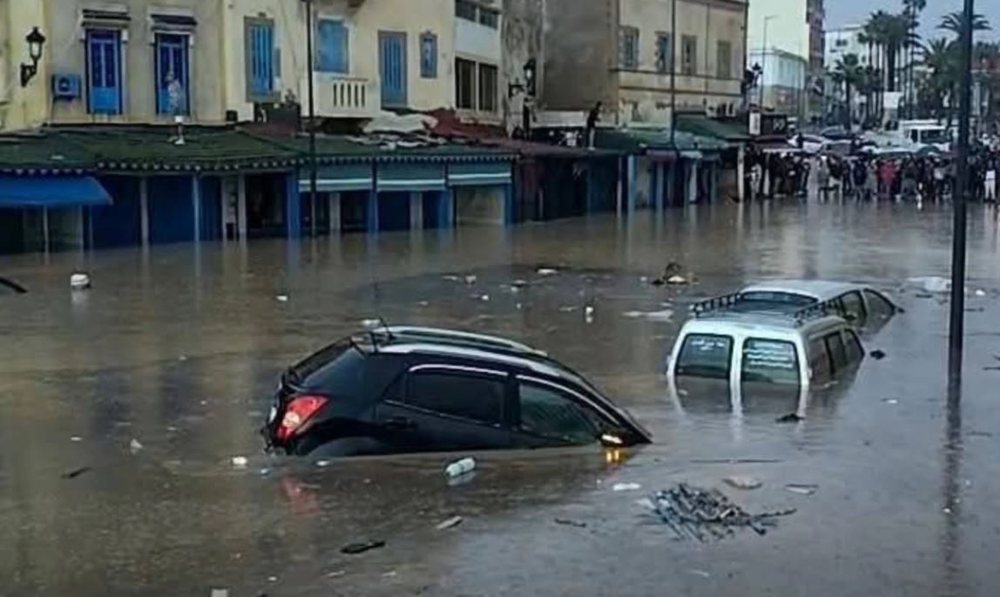 P&euml;rmbytje masive n&euml; Marok, rrug&euml; t&euml; bllokuara e sht&euml;pi