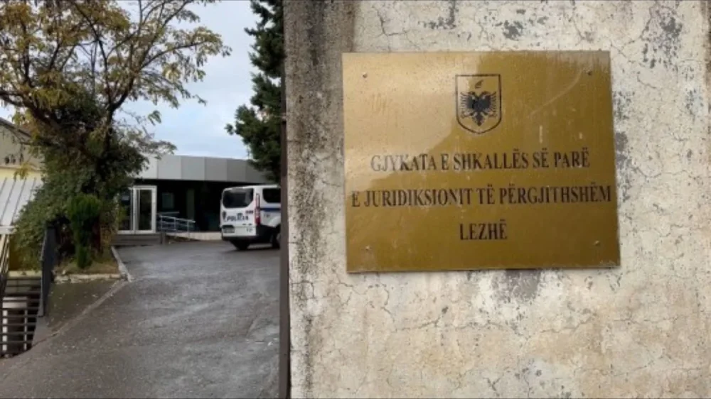 U kap&euml;n duke kultivuar bim&euml; narkotike, Gjykata e Lezh&euml;s