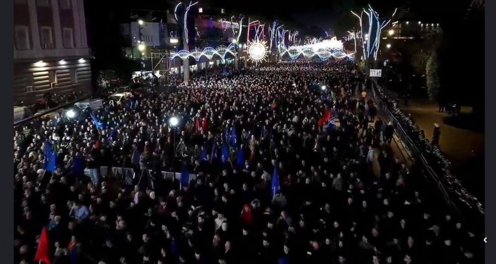 Berisha nis fjal&euml;n n&euml; protest&euml;: Nuk &euml;sht&euml; m&euml;