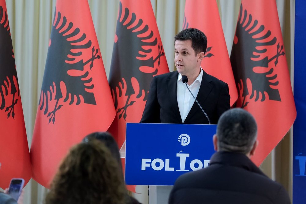 Alimehmeti l&euml; Salianjin dhe i bashkohet "Foltores" s&euml;