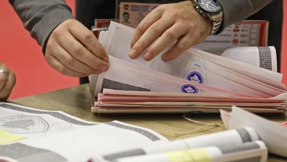 Zgjedhjet n&euml; Kosov&euml;/ P&euml;rfundon num&euml;rimi i votave me