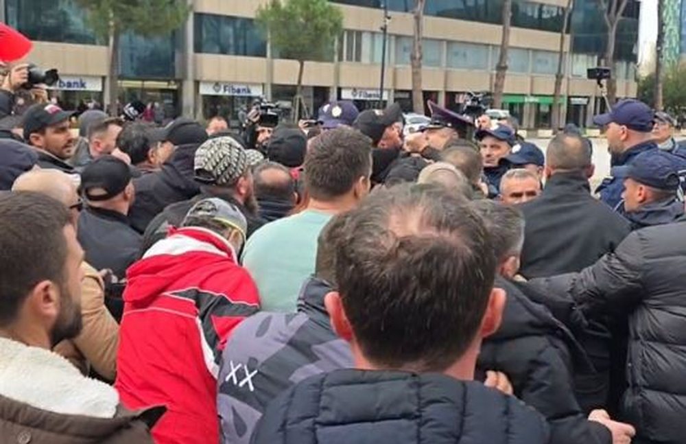 Gjykata liron kat&euml;r an&euml;tar&euml;t e &ldquo;Shqip&euml;ria