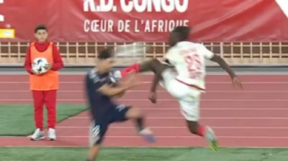 Faull brutal, &ccedil;mendet Coulibaly: i ngul k&euml;puc&euml;t n&euml; fyt