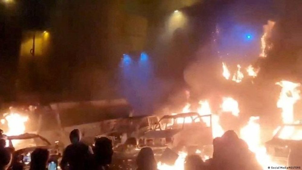 P&euml;rshkall&euml;zohen demonstratat kund&euml;r regjimit n&euml; Iran