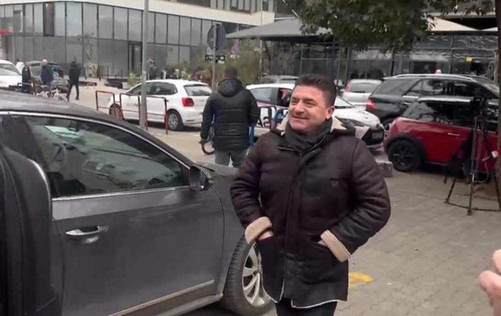 Elvis Rroshi paraqitet n&euml; SPAK, i shoq&euml;ruar dhe nga avokati