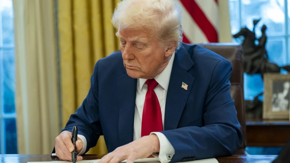 Trump t&euml;rheq mrapsht ftes&euml;n e Kanadas&euml; p&euml;r t'u bashkuar