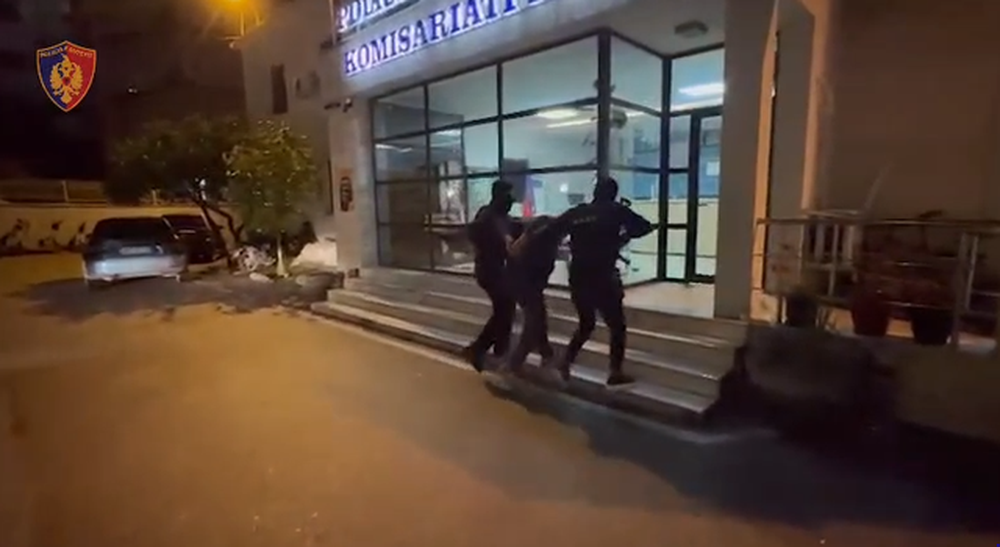I shpallur n&euml; k&euml;rkim p&euml;r tre vrasje n&euml; Maqedonin&euml; e
