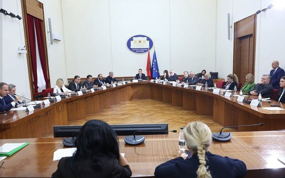 Imuniteti i Ballukut/ Bardhi: Kemi k&euml;rkuar mbledhjen e K&euml;shillit