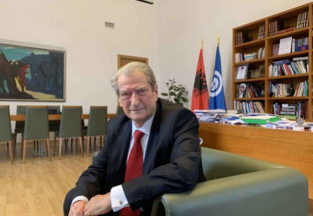 "Le Courrier des Balkans" intervist&euml; me Berish&euml;n