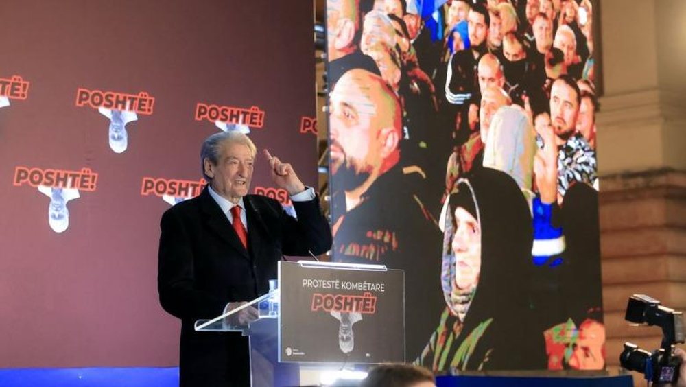 Berisha: Rama b&euml;n avokatin e Lubis&euml;, bllokoi drejt&euml;sin&euml;