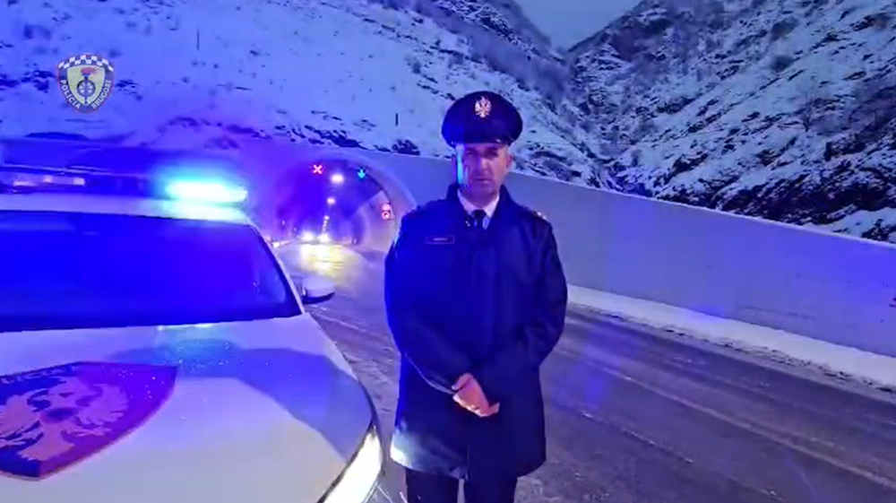 Apeli i Policis&euml; Rrugore: P&euml;rdorni goma dim&euml;rore dhe pajisje
