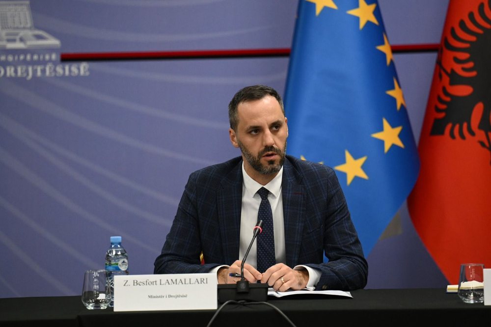 Heqje licence dhe gjoba p&euml;r noter&euml;t, Ministri i Drejt&euml;sis&euml;