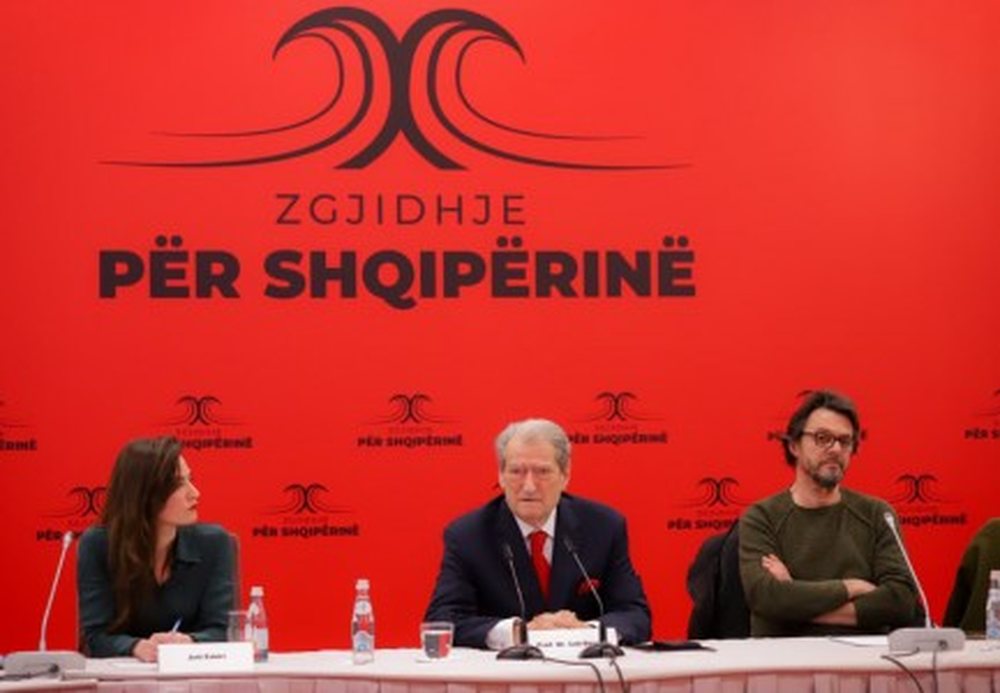 Tryeza/ Berisha: K&euml;rkojm&euml; qeveri teknike, t&euml; mos preket sistemi i