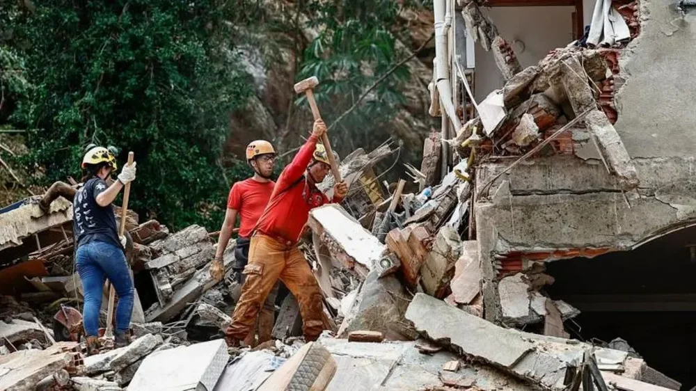 T&euml; pakt&euml;n 46 t&euml; vdekur nga shirat e rr&euml;mbyesh&euml;m n&euml;