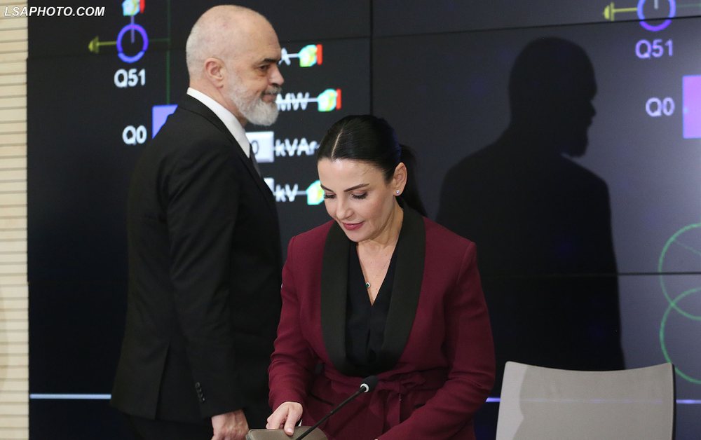 BIRN: Shkarkimi i Belinda Ballukut, "i vonuar dhe i
