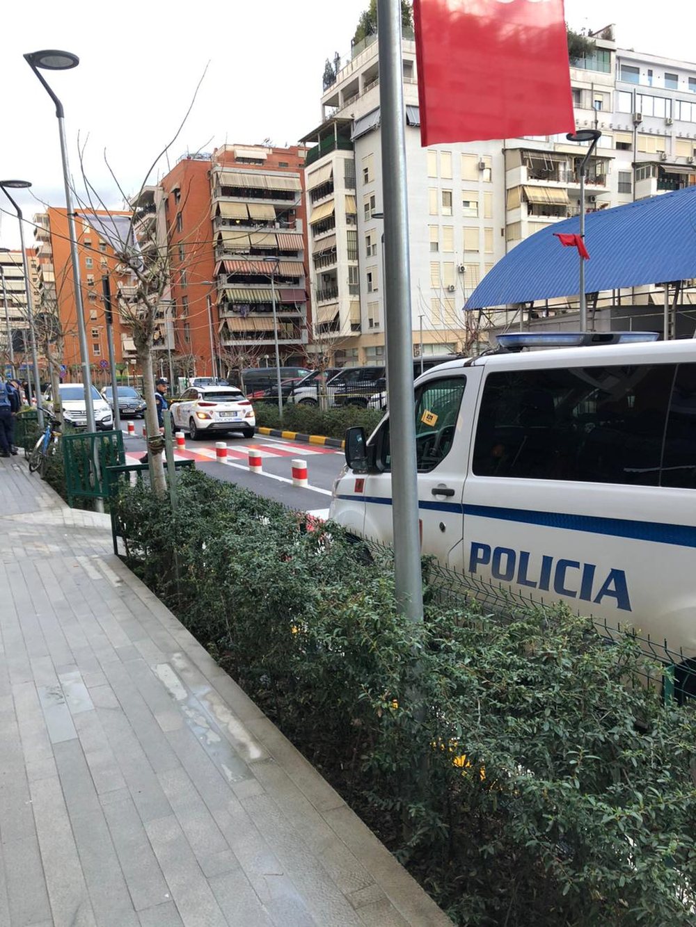 Plagosje n&euml; Tiran&euml;, t&euml; sht&euml;na me arm&euml; tek