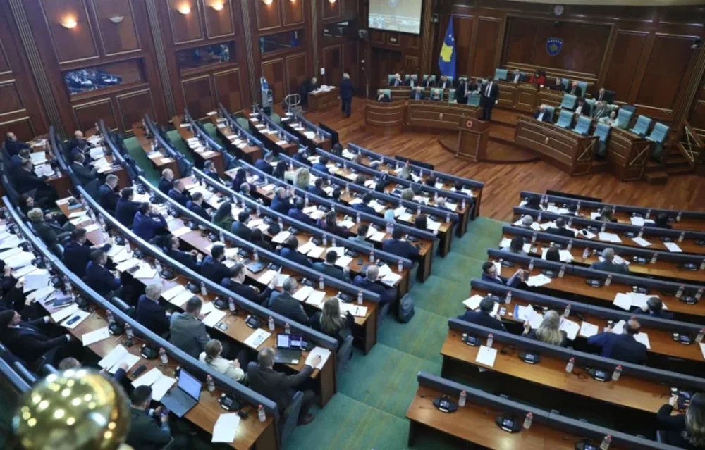 Kosov&euml;/ Tet&euml; dit&euml; deri n&euml; fund t&euml; afatit, partit&euml;
