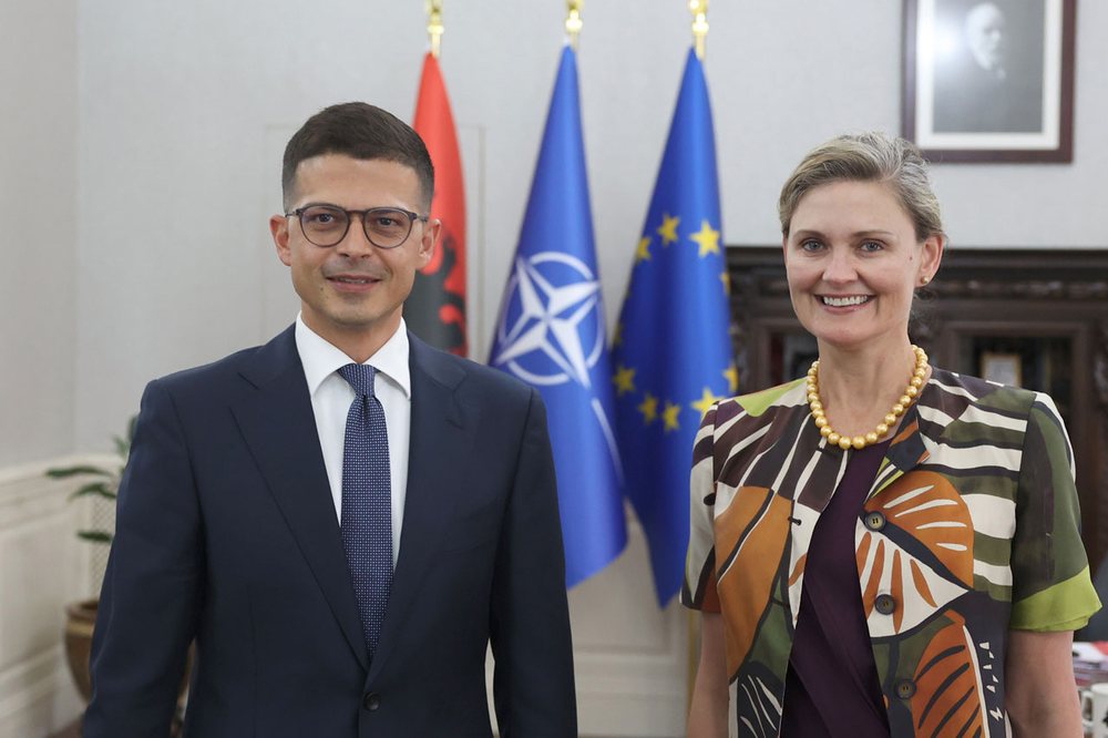 Rama e hoqi/ Nancy VanHorn vler&euml;son Pirro Vengun si partner t&euml;