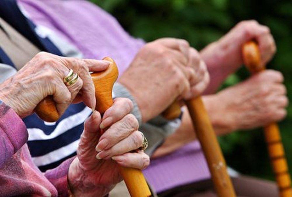 Pensionet nuk rriten, qeveria vijon l&euml;mosh&euml;n me bonus tjet&euml;r