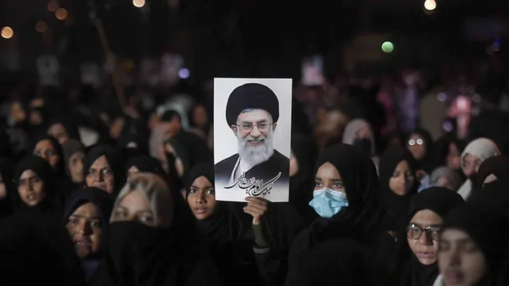 Irani shtyn funeralin e Khameneit
