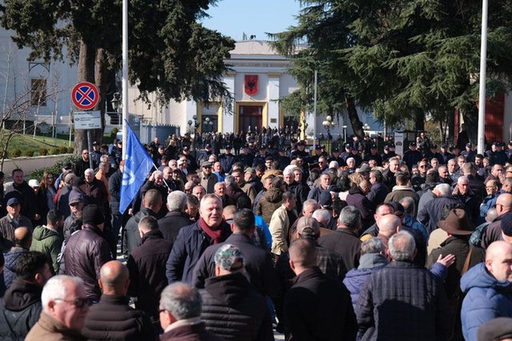 Imuniteti i Ballukut/ PD njofton protest&euml; t&euml; enjten para Parlamentit