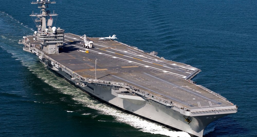 Aeroplanmbajt&euml;sja amerikane &ldquo;George Bush&rdquo; niset drejt Lindjes