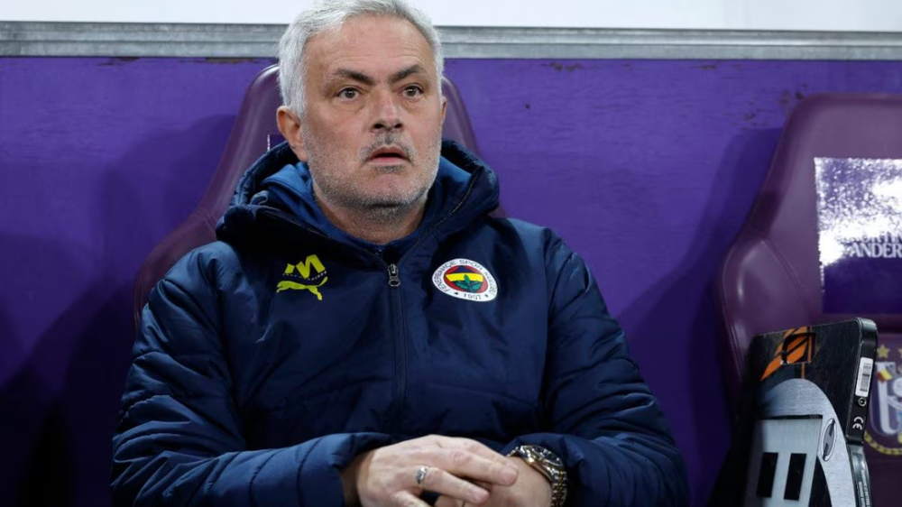 Fenerbahce, parregullsi n&euml; kontratat me Mourinho e Skriniar: UEFA heton
