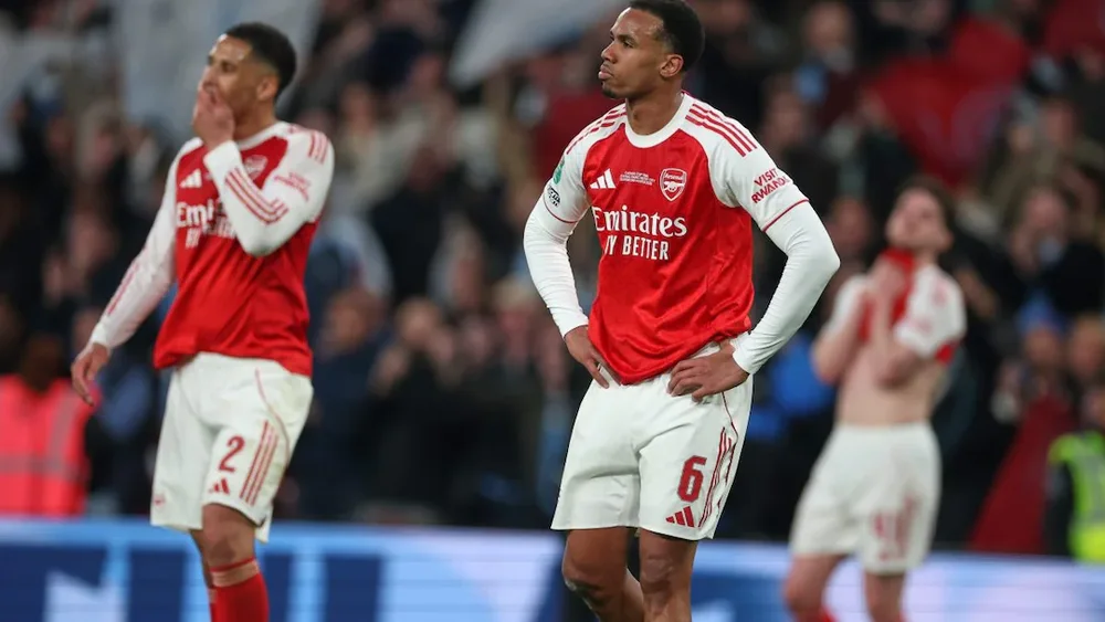Arsenal, 11 lojtar&euml; refuzojn&euml; komb&euml;taret p&euml;r d&euml;mtim:
