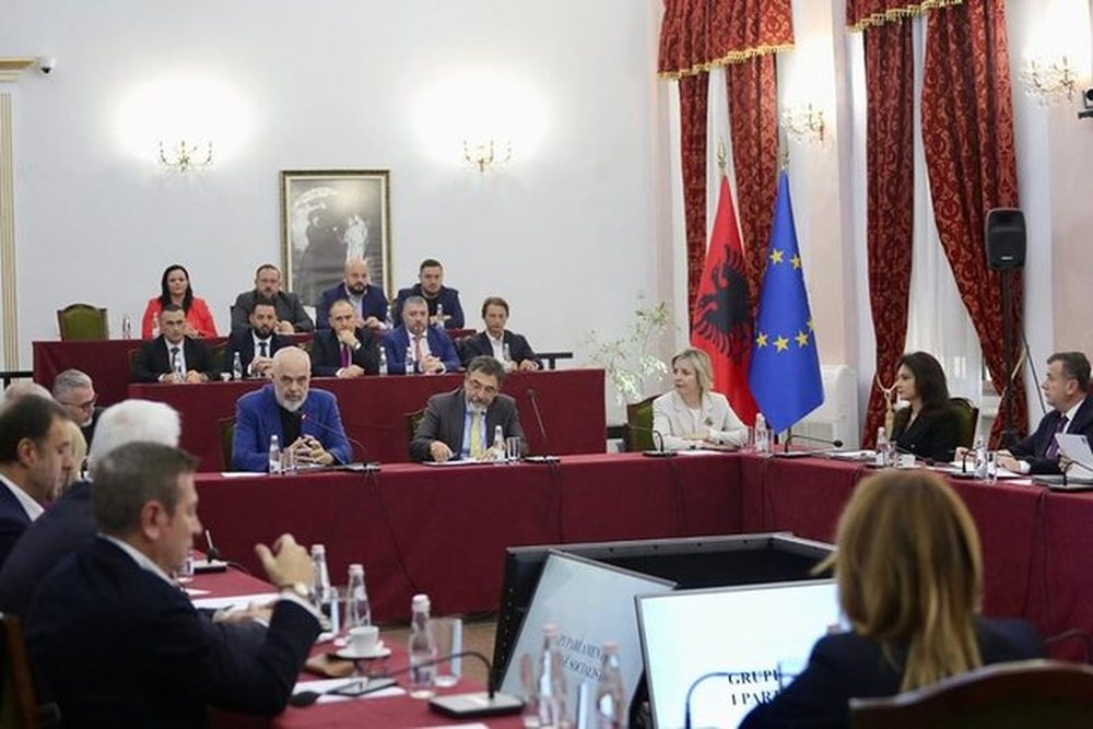 Rama mbledh Kryesin&euml; e PS, ja &ccedil;far&euml; pritet t&euml; diskutohet
